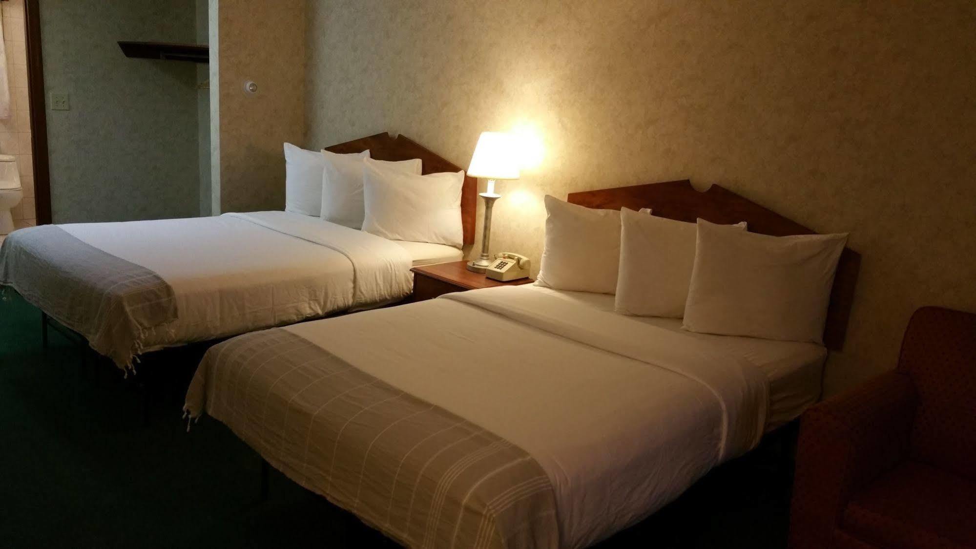 Dartmouth Motor Inn Eksteriør billede